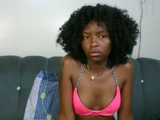 Ebony-slut254 live cam on BongaCams