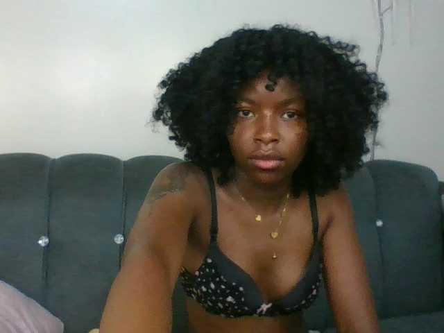 Ebony-slut254 live cam on BongaCams