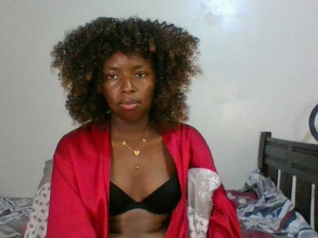 Ebony-slut254 live cam on BongaCams