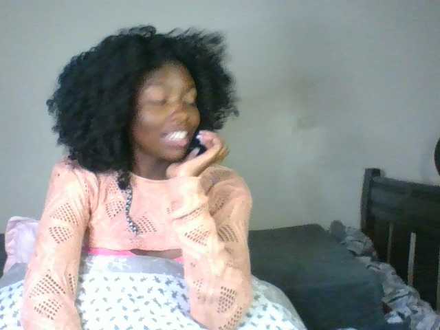 Ebony-slut254 live cam on BongaCams
