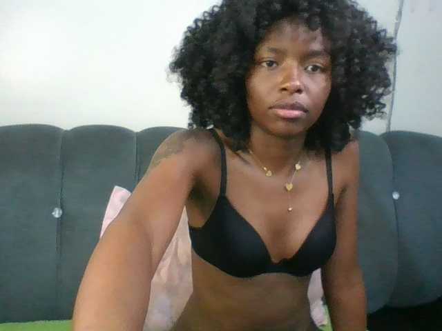 Ebony-slut254 live webcam show