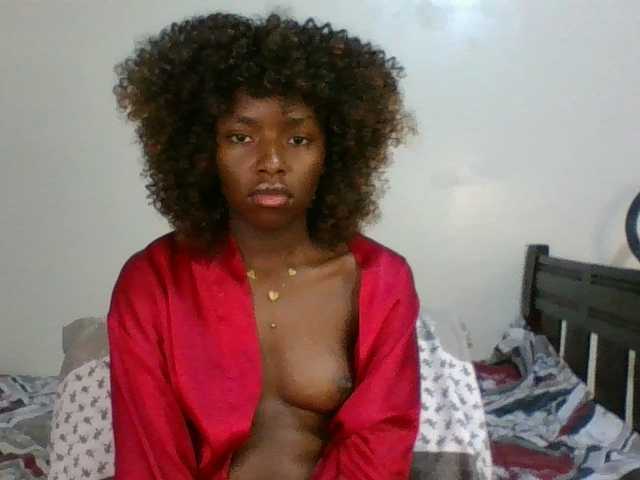 Ebony-slut254 live cam on BongaCams