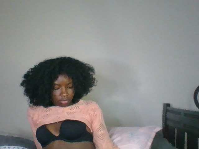 Ebony-slut254 live cam on BongaCams