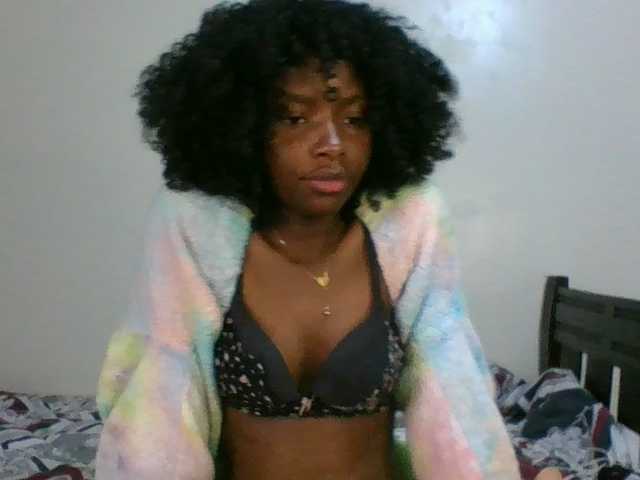 Ebony-slut254 live cam on BongaCams