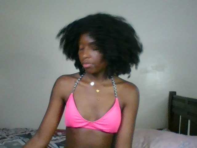 Ebony-slut254 live cam on BongaCams