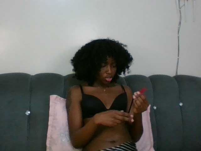 Ebony-slut254 live webcam show