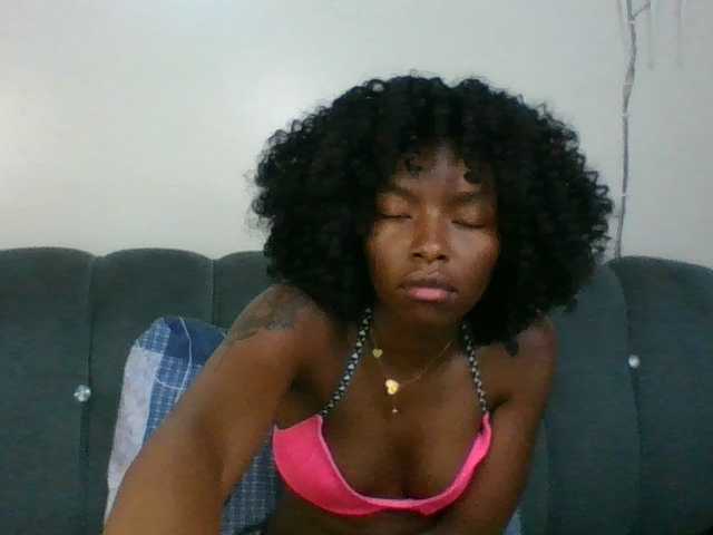 Ebony-slut254 live cam on BongaCams