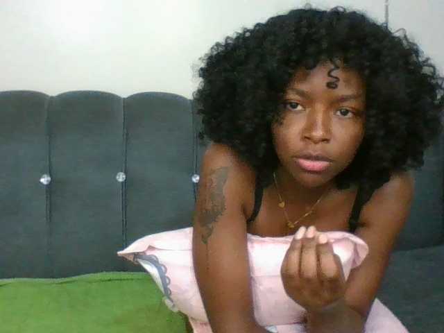 Ebony-slut254 live cam on BongaCams