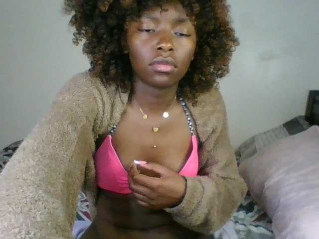 Ebony-slut254 live cam on BongaCams