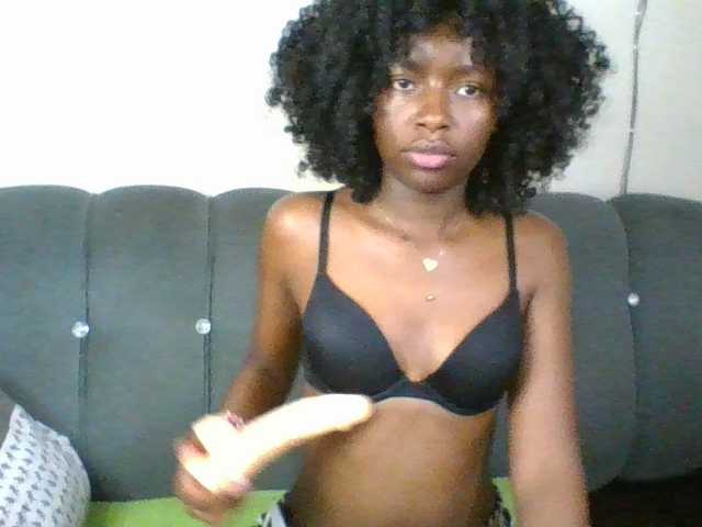 Ebony-slut254 live cam on BongaCams