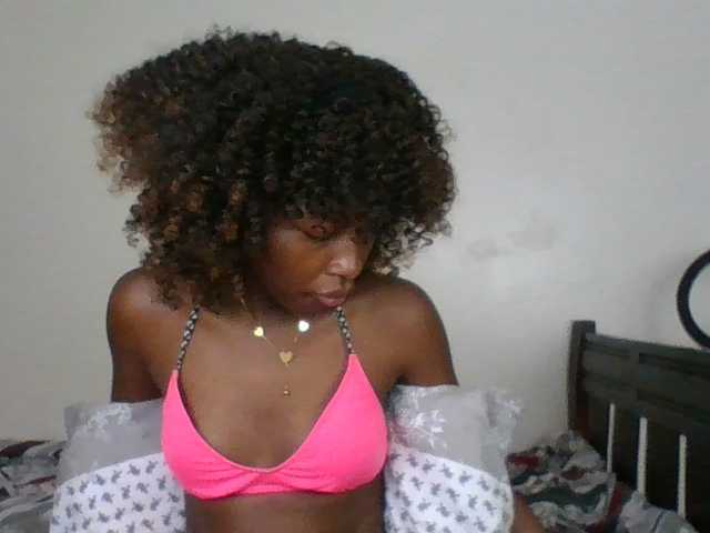 Ebony-slut254 live cam on BongaCams