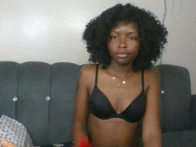 Ebony-slut254 live cam on BongaCams