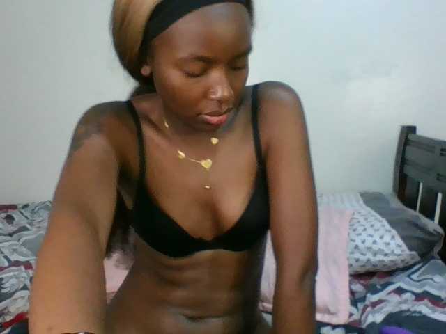 Ebony-slut254 live webcam show