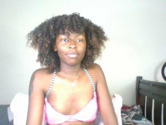 Ebony-slut254 live cam on BongaCams