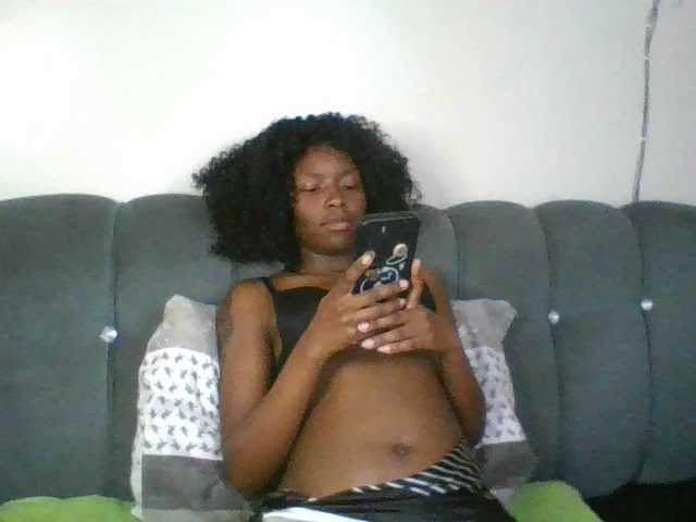 Ebony-slut254 live cam on BongaCams