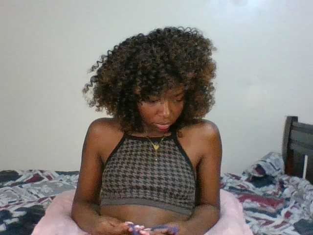 Ebony-slut254 live cam on BongaCams