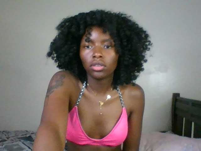 Ebony-slut254 live webcam show