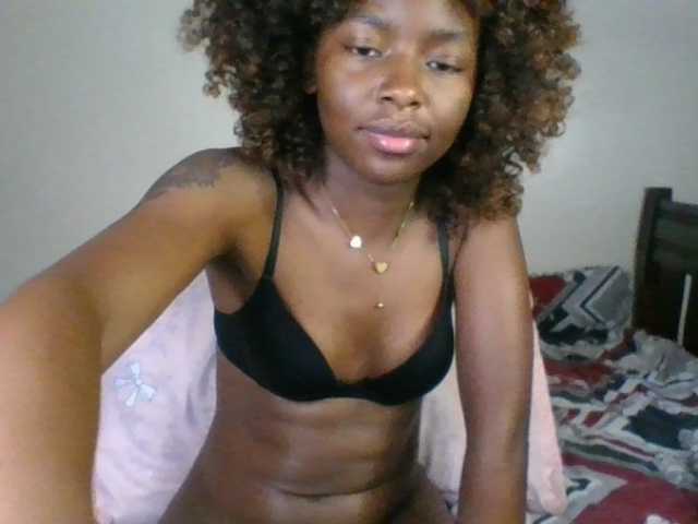 Ebony-slut254 live cam on BongaCams