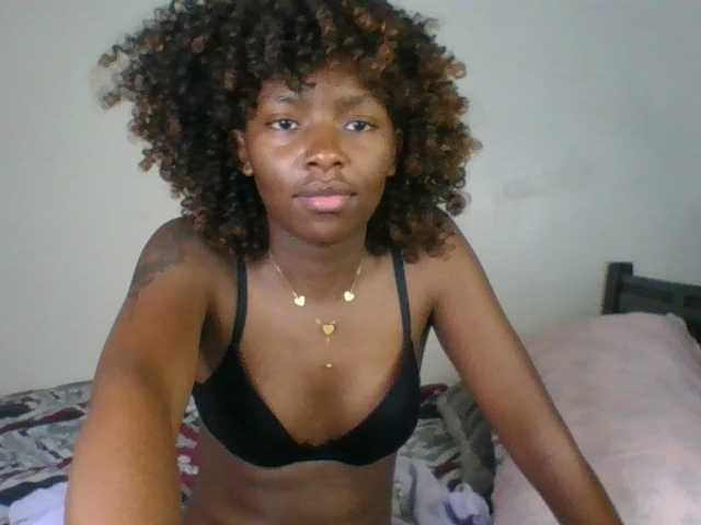 Ebony-slut254 live cam on BongaCams
