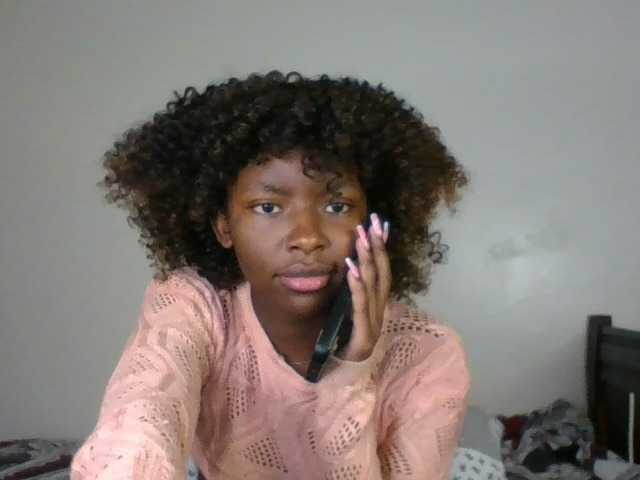 Ebony-slut254 live cam on BongaCams