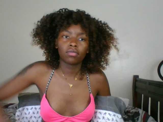 Ebony-slut254 live cam on BongaCams