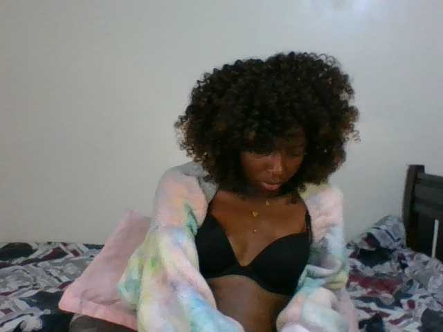 Ebony-slut254 live cam on BongaCams