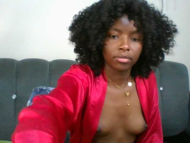 Ebony-slut254 live webcam show