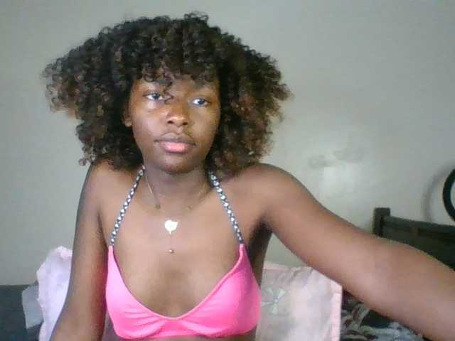 Ebony-slut254 live cam on BongaCams