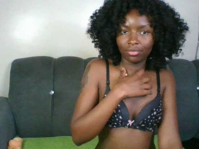 Ebony-slut254 live webcam show