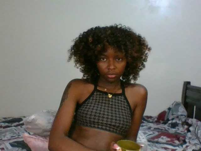 Ebony-slut254 live cam on BongaCams