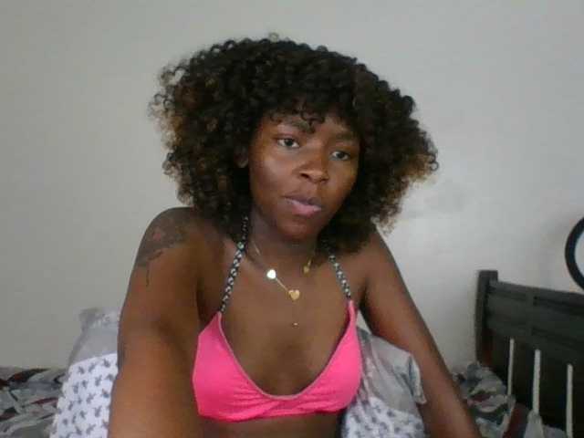 Ebony-slut254 live cam on BongaCams