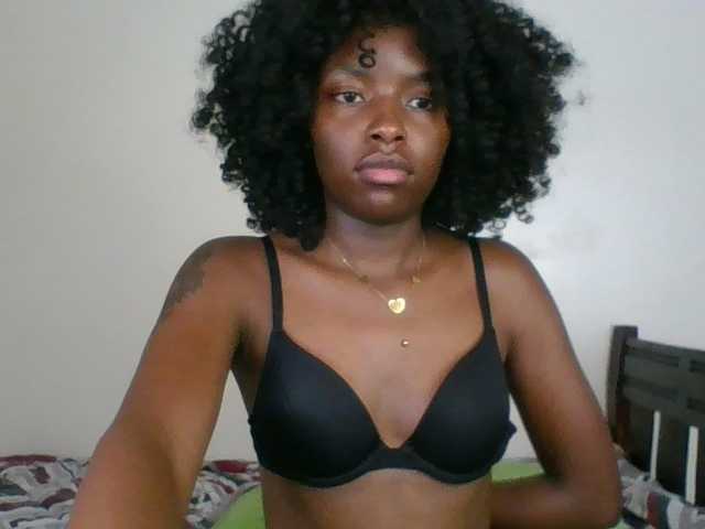 Ebony-slut254 live webcam show