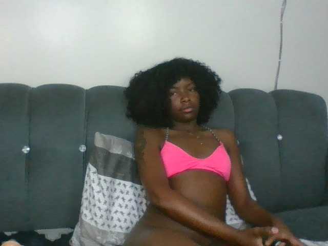 Ebony-slut254 live cam on BongaCams