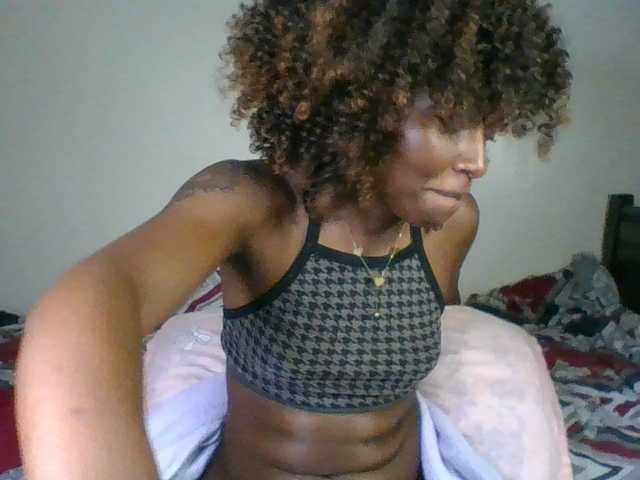 Ebony-slut254 live cam on BongaCams