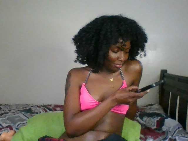Ebony-slut254 live webcam show