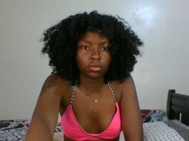 Ebony-slut254 live cam on BongaCams