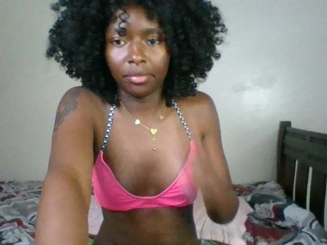 Ebony-slut254 live webcam show