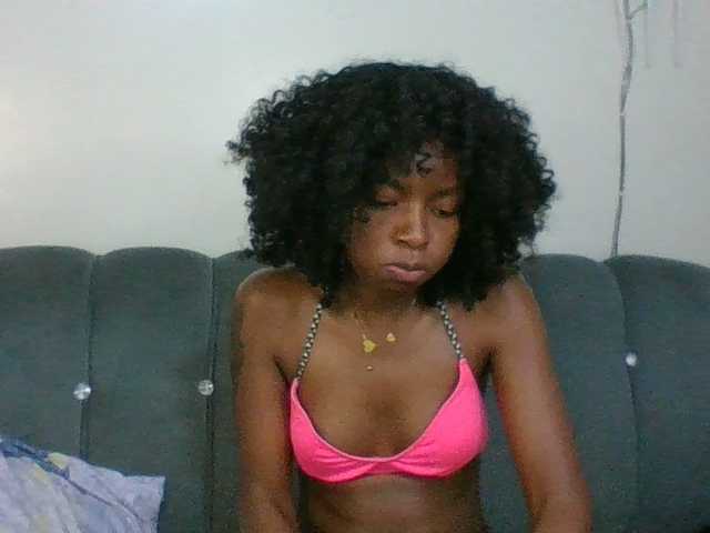 Ebony-slut254 live cam on BongaCams