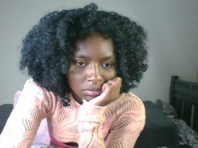 Ebony-slut254 live cam on BongaCams