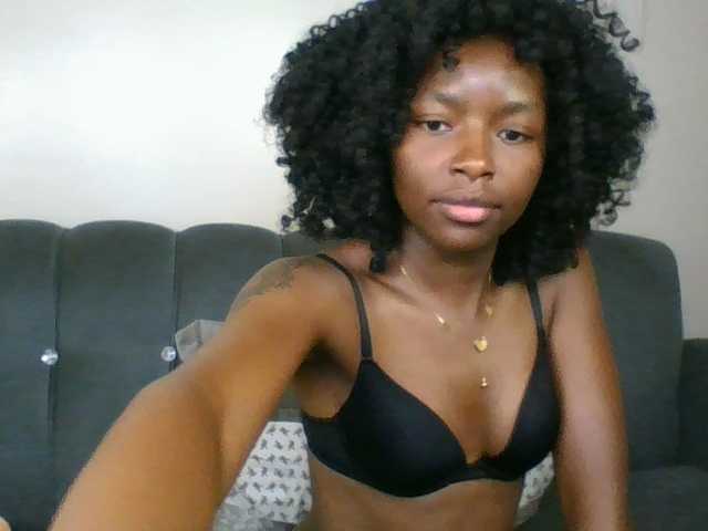 Ebony-slut254 live cam on BongaCams