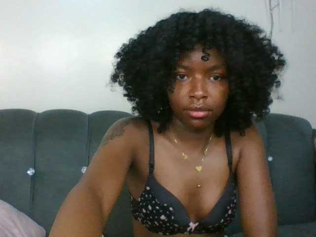 Ebony-slut254 live cam on BongaCams