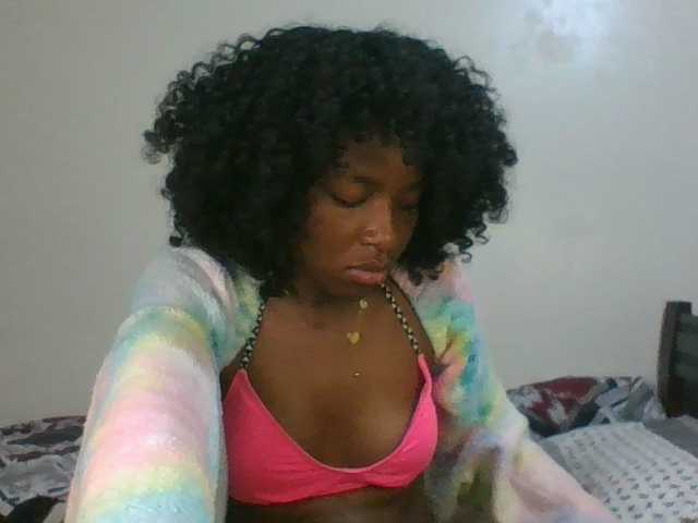 Ebony-slut254 live webcam show