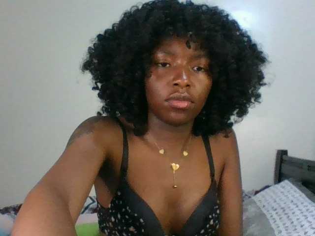 Ebony-slut254 live webcam show