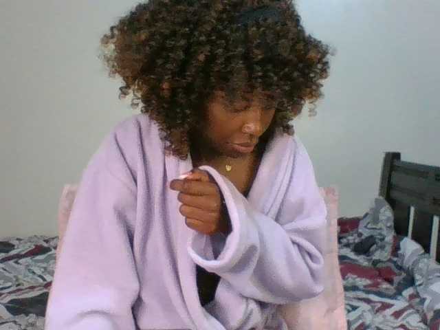 Ebony-slut254 live cam on BongaCams