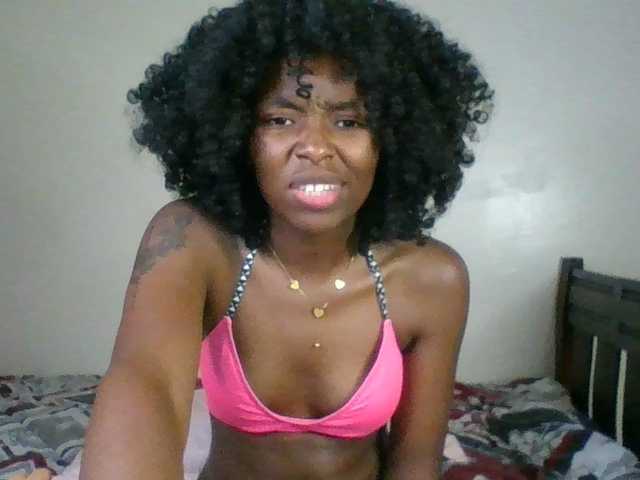 Ebony-slut254 live cam on BongaCams