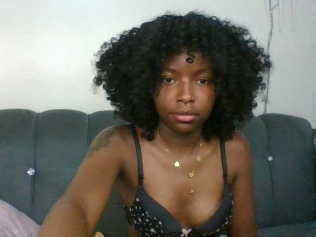 Ebony-slut254 live cam on BongaCams