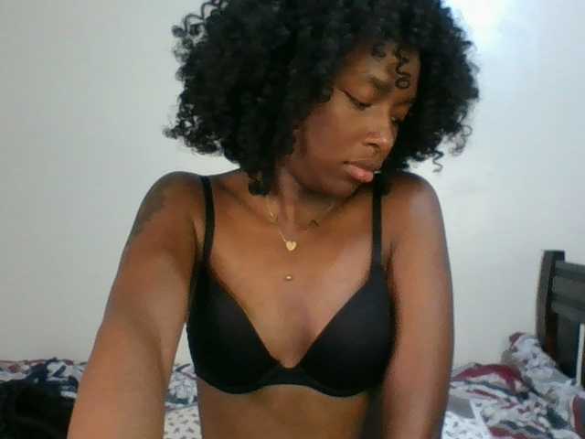 Ebony-slut254 live webcam show