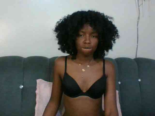 Ebony-slut254 webcam