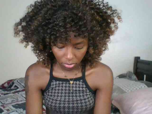 Ebony-slut254 webcam