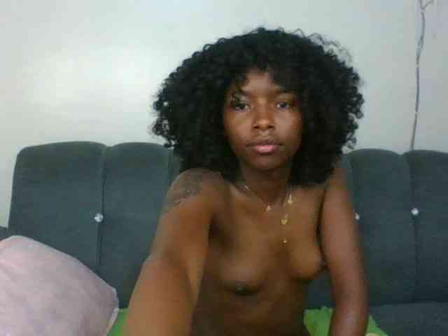 Ebony-slut254 webcam